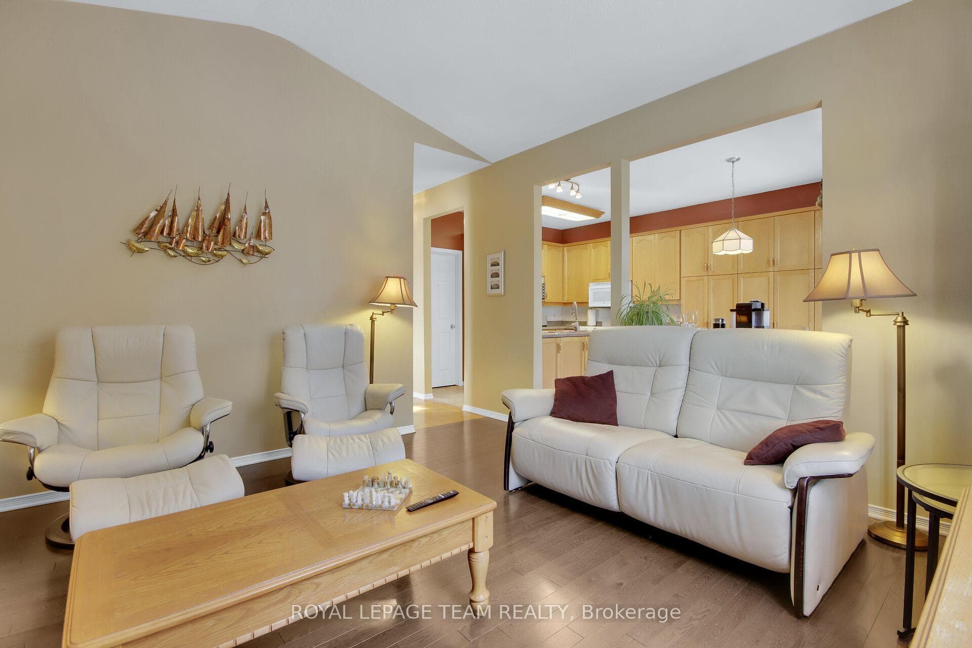 2 Inverary Drive photo 18