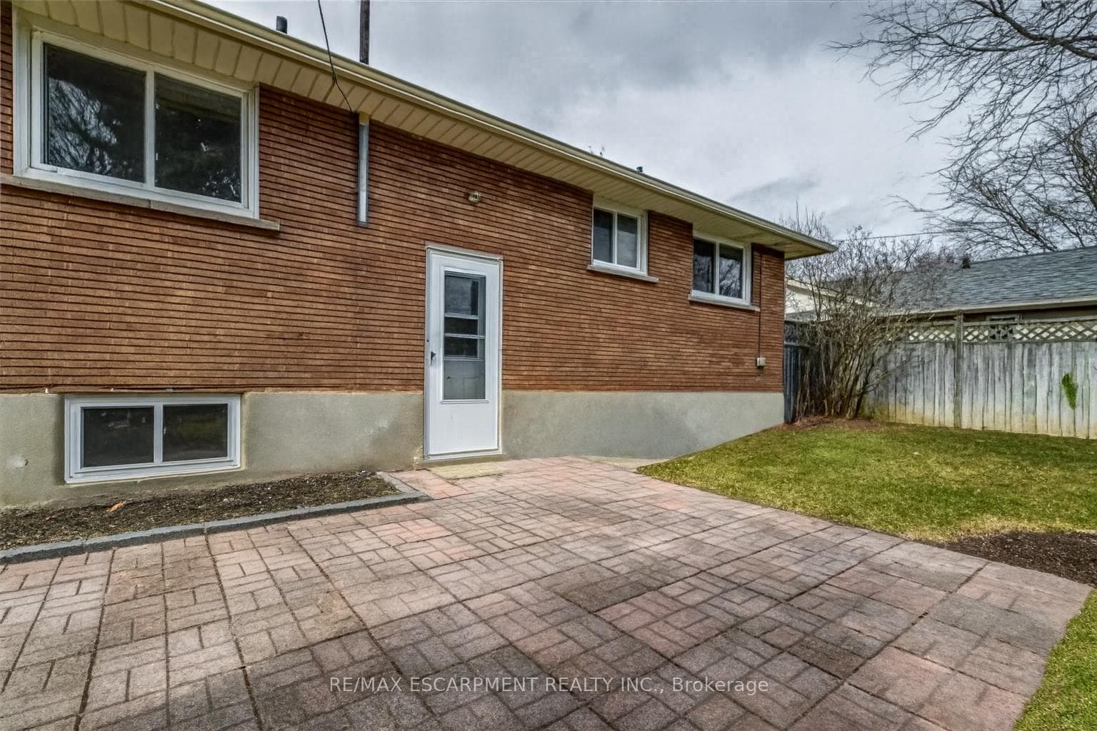 5186 BROMLEY Road photo 13