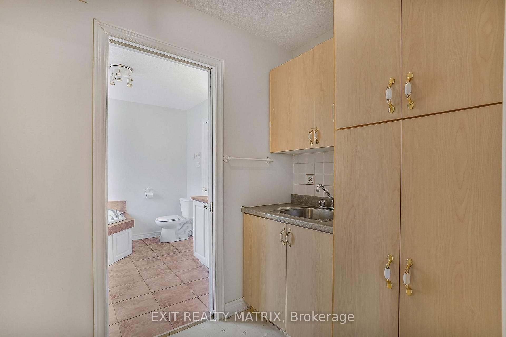 7930 Arthur Lavigne Street photo 17