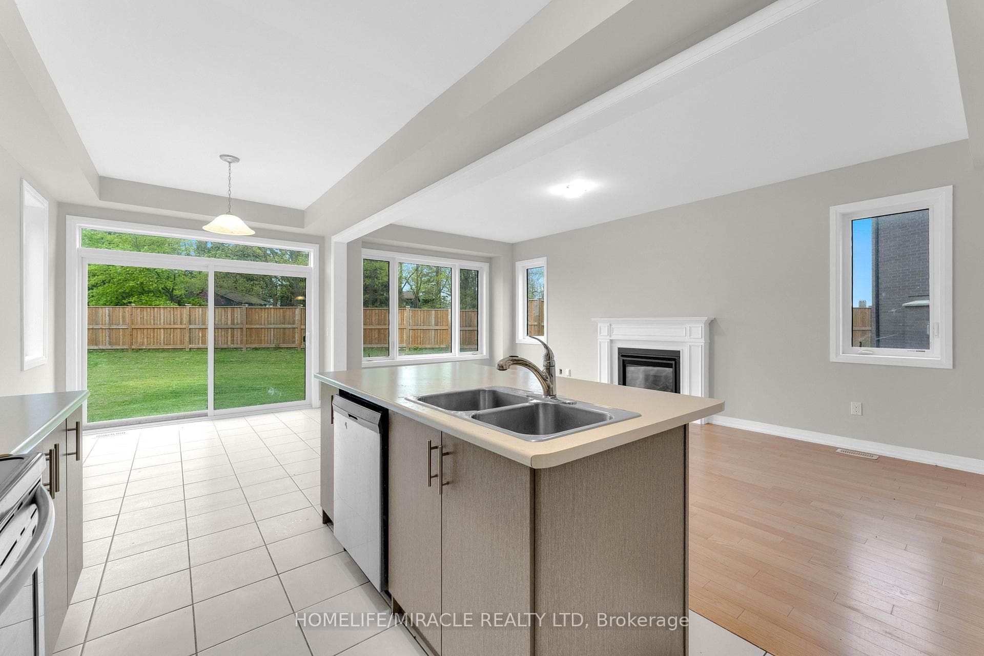 133 Huntingford Trail photo 12