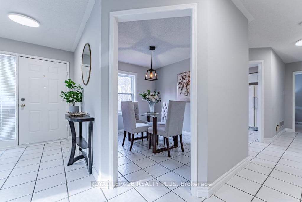 5659 Glen Erin Drive Unit 23 photo 9