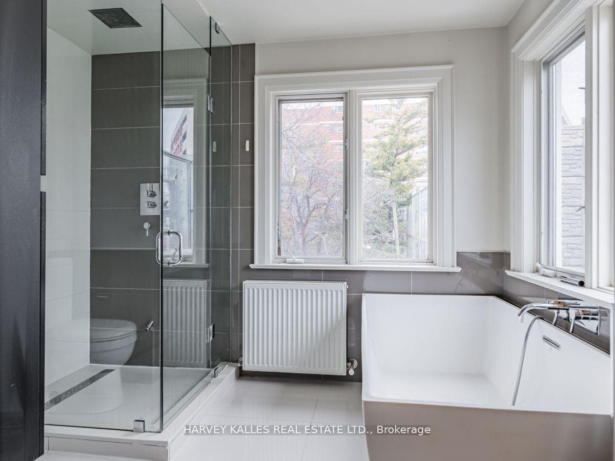 Main Level Primary EnSuite