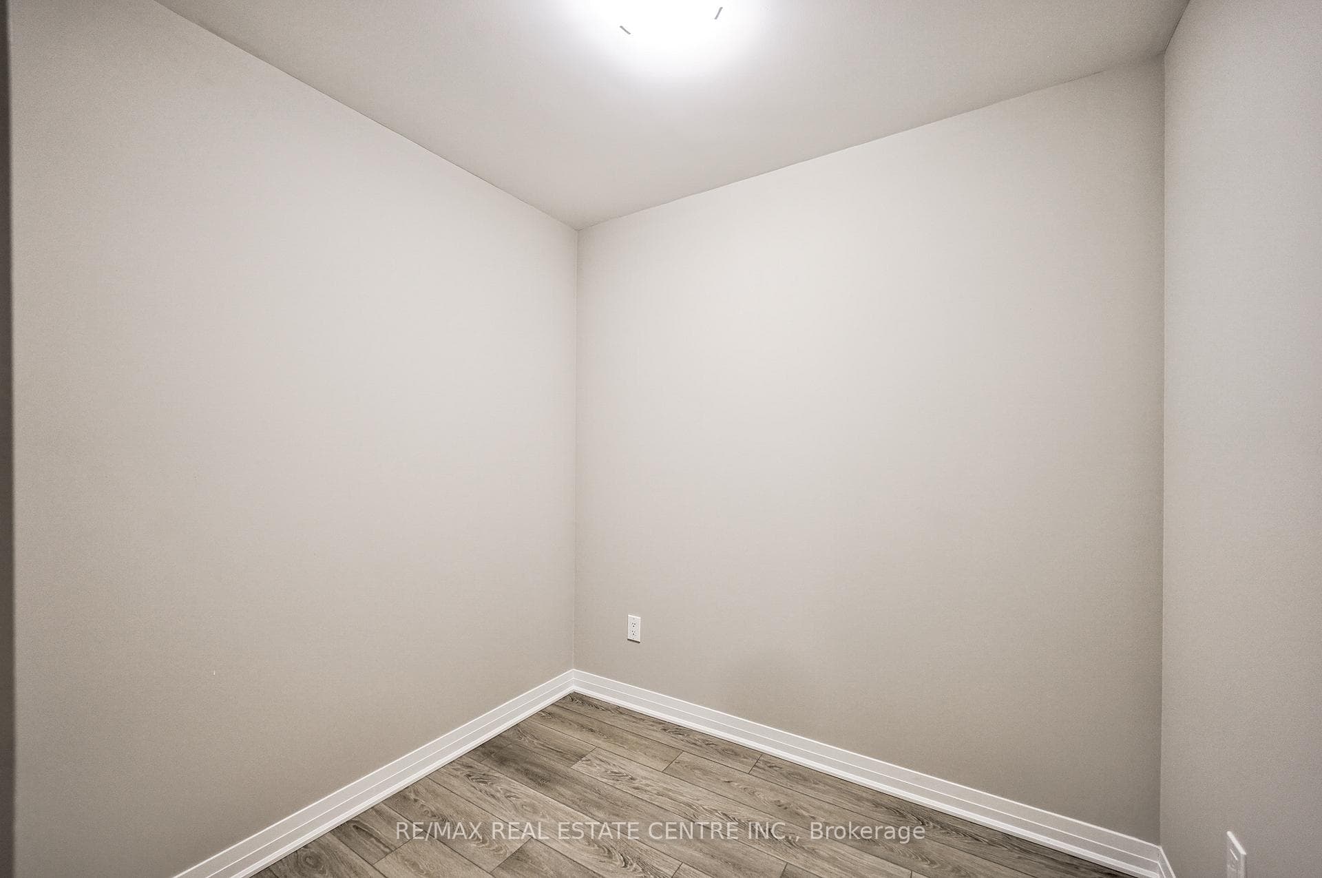 480 Gordon Krantz Avenue Unit 302 photo 30