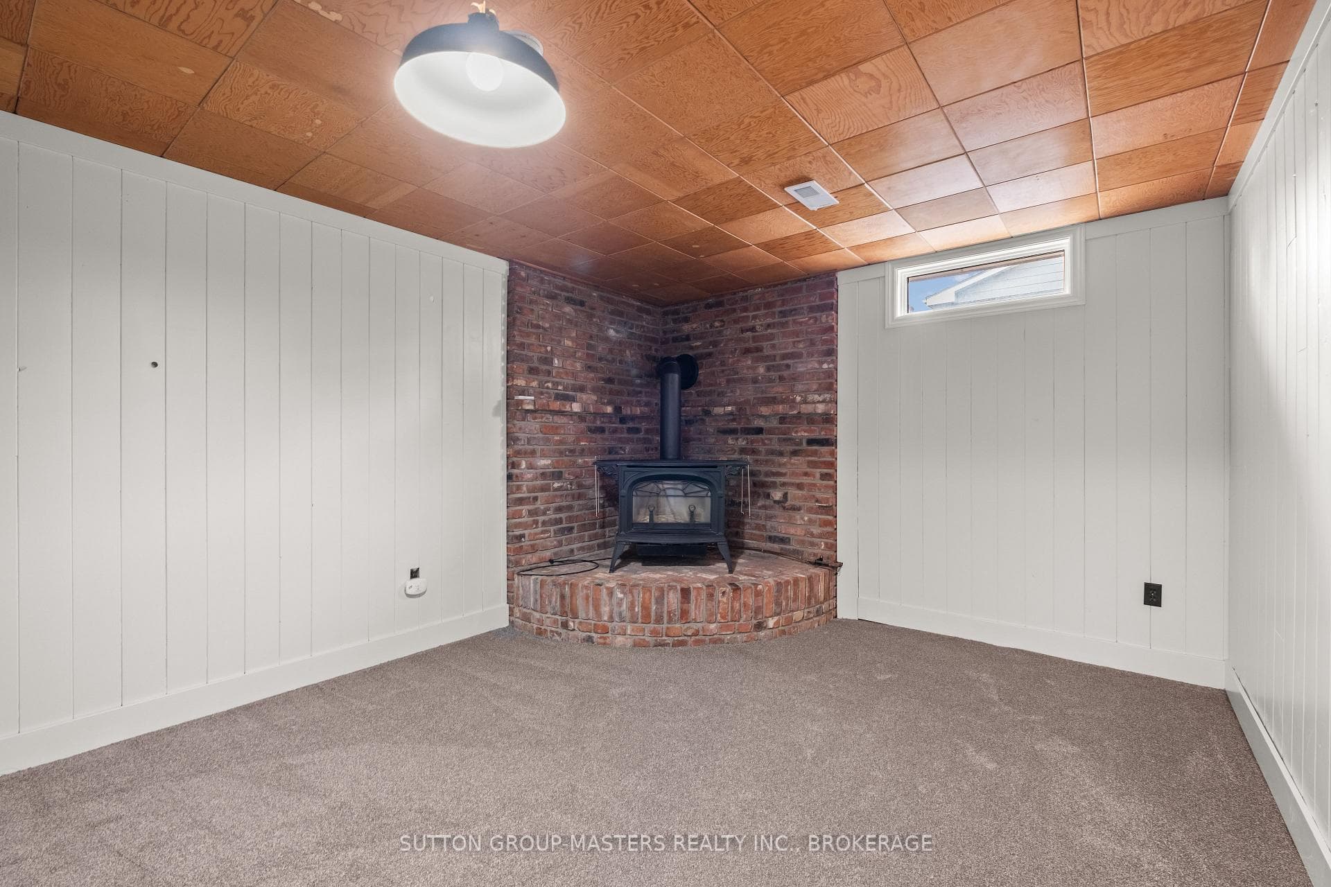 154 Manitou Crescent photo 42