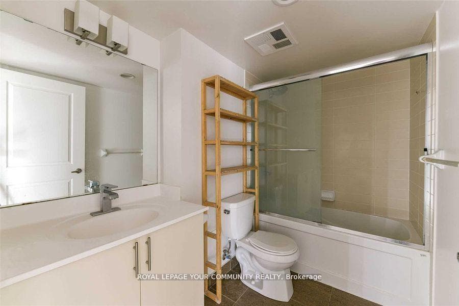 75 Norman Bethune Avenue Unit 111 photo 11