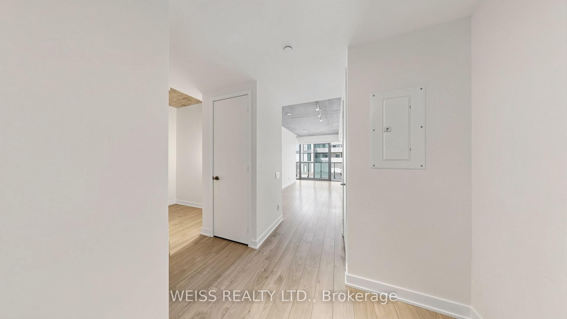 185 Roehampton Avenue Unit 520 photo 27