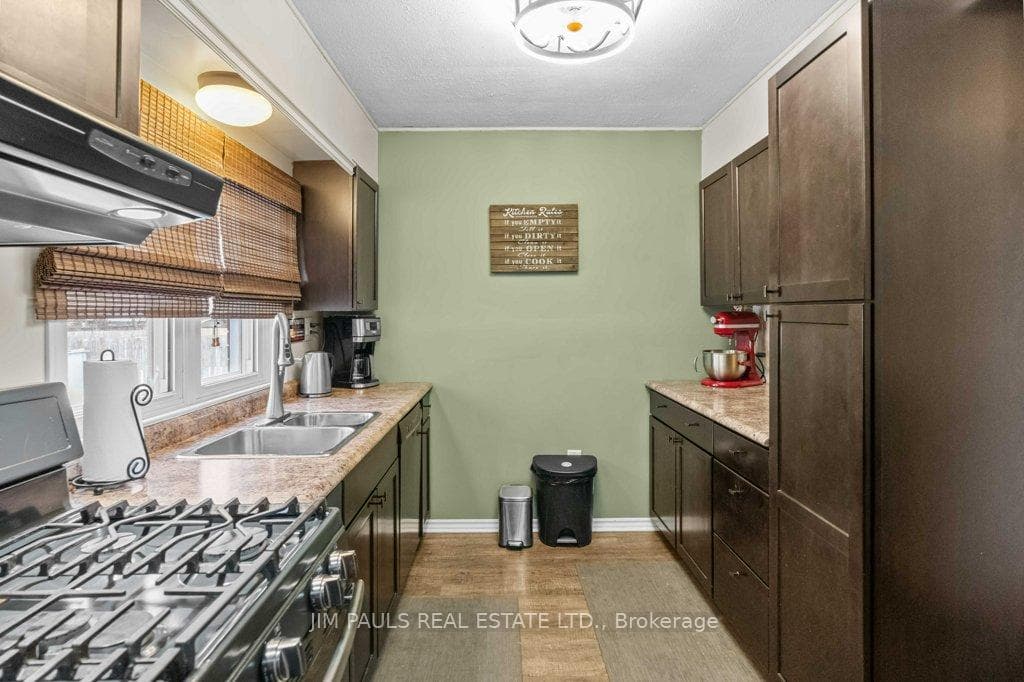 145 Weir Street photo 12