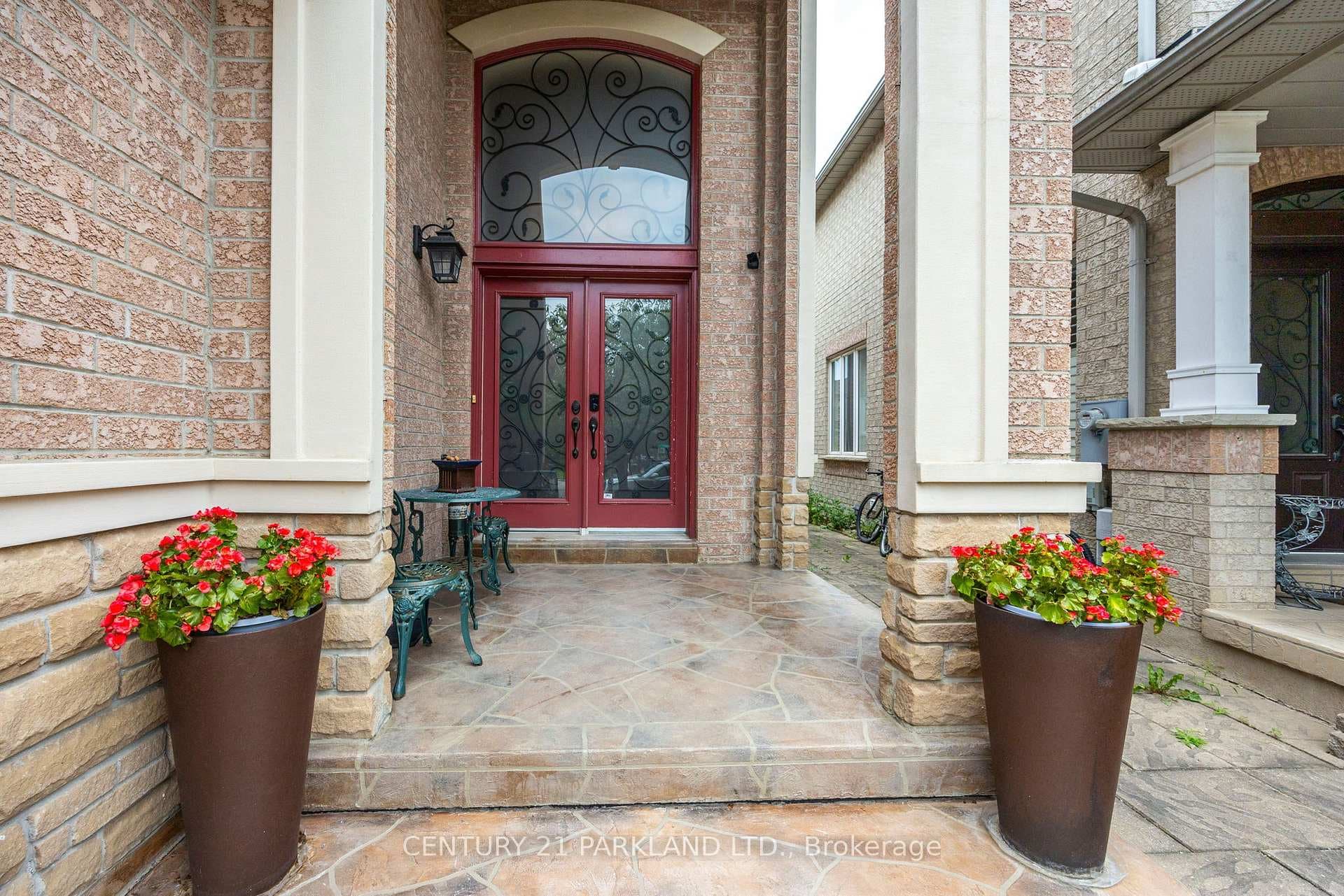40 Lady Fern Drive photo 2