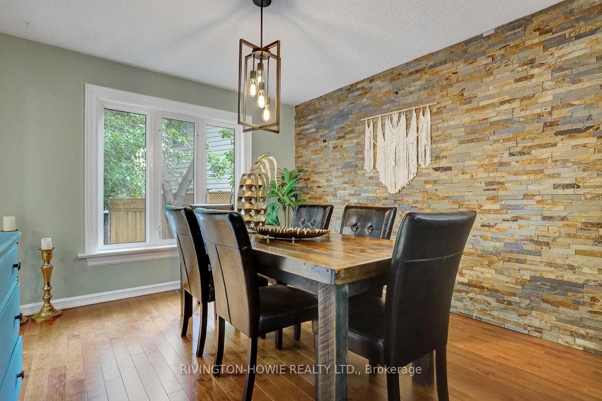 Formal dining or family game night!