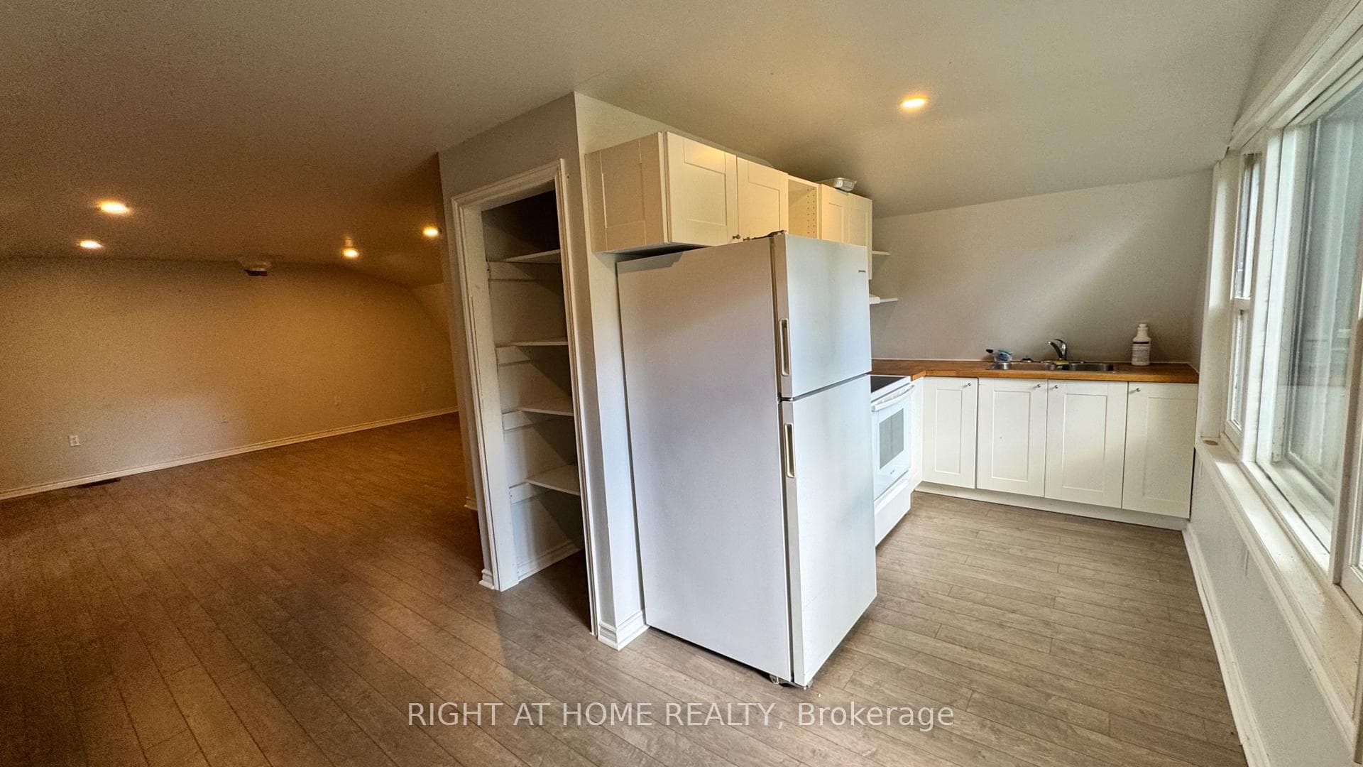 3911 Algonquin Avenue photo 8