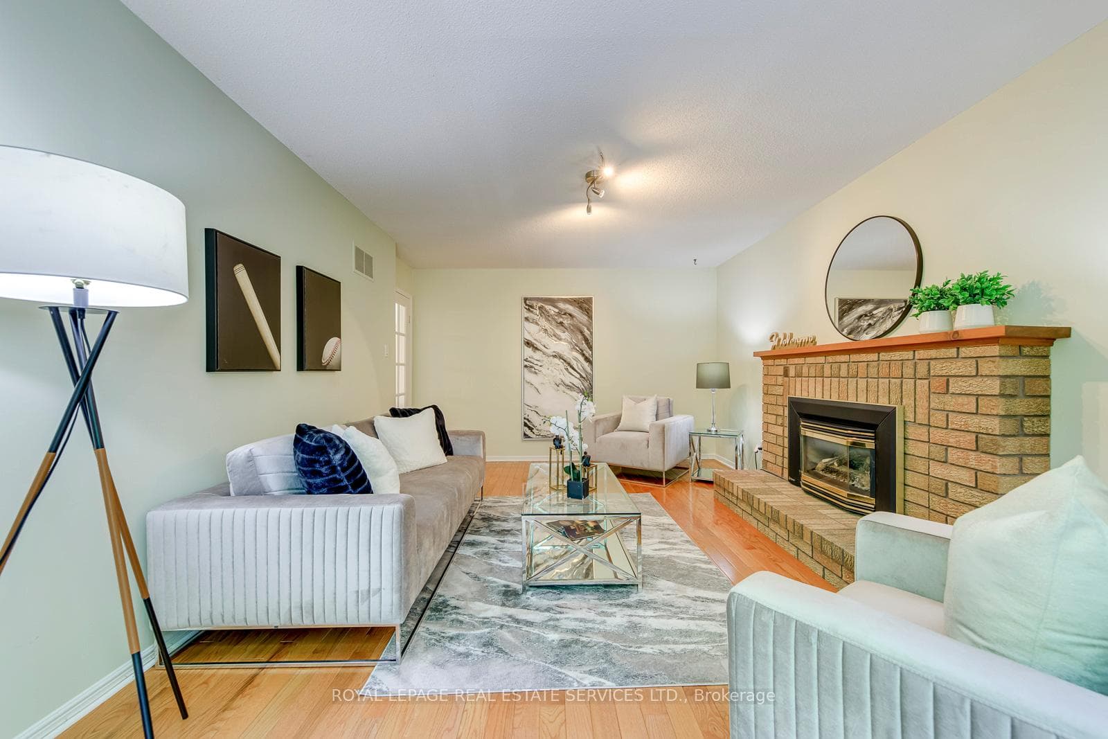 500 Woodview Road photo 13