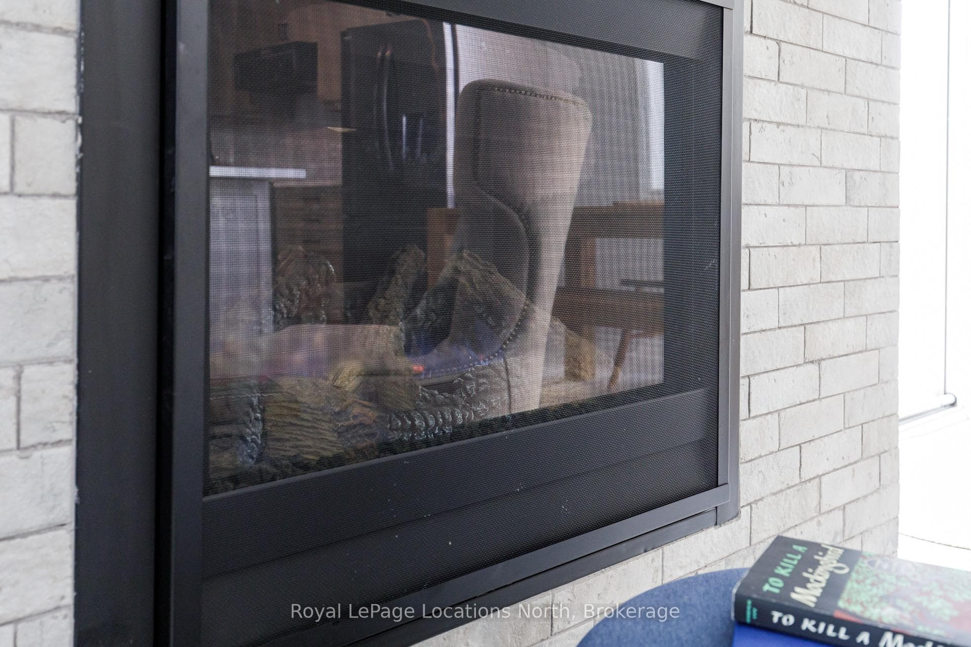cozy gas fireplace, switch on right