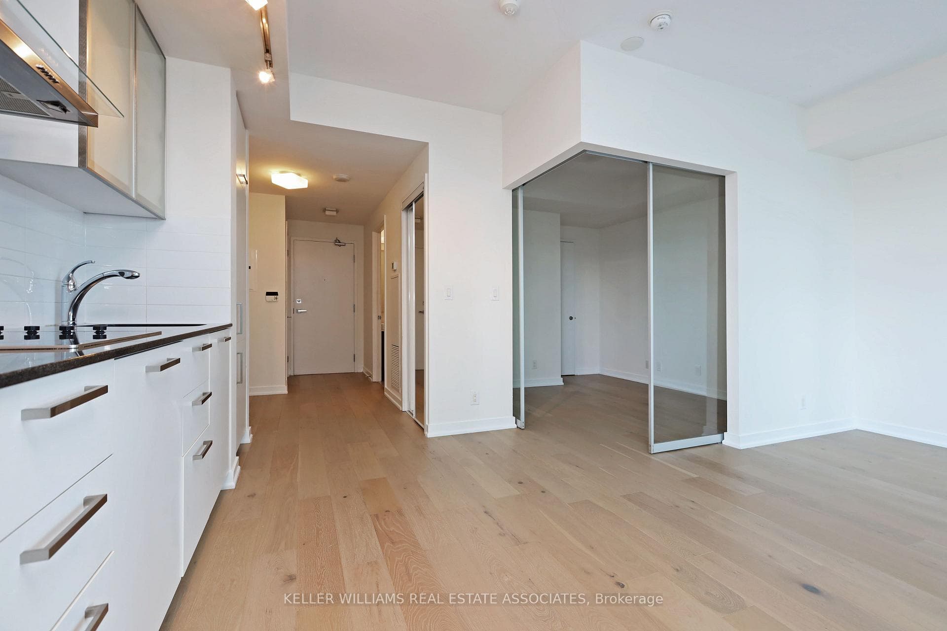 12 York Street Unit 1706 photo 9