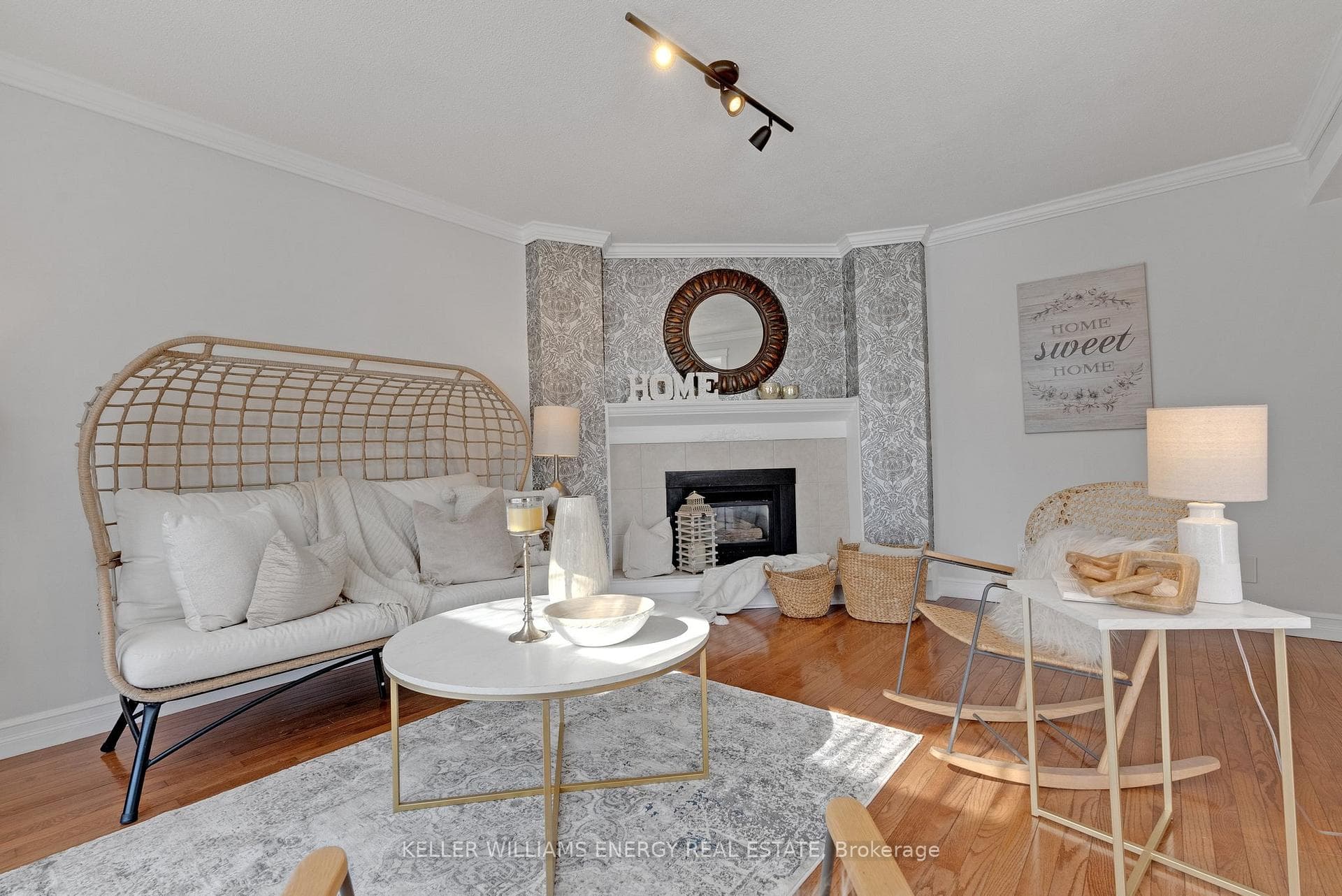 9 Rosalynne Avenue photo 3