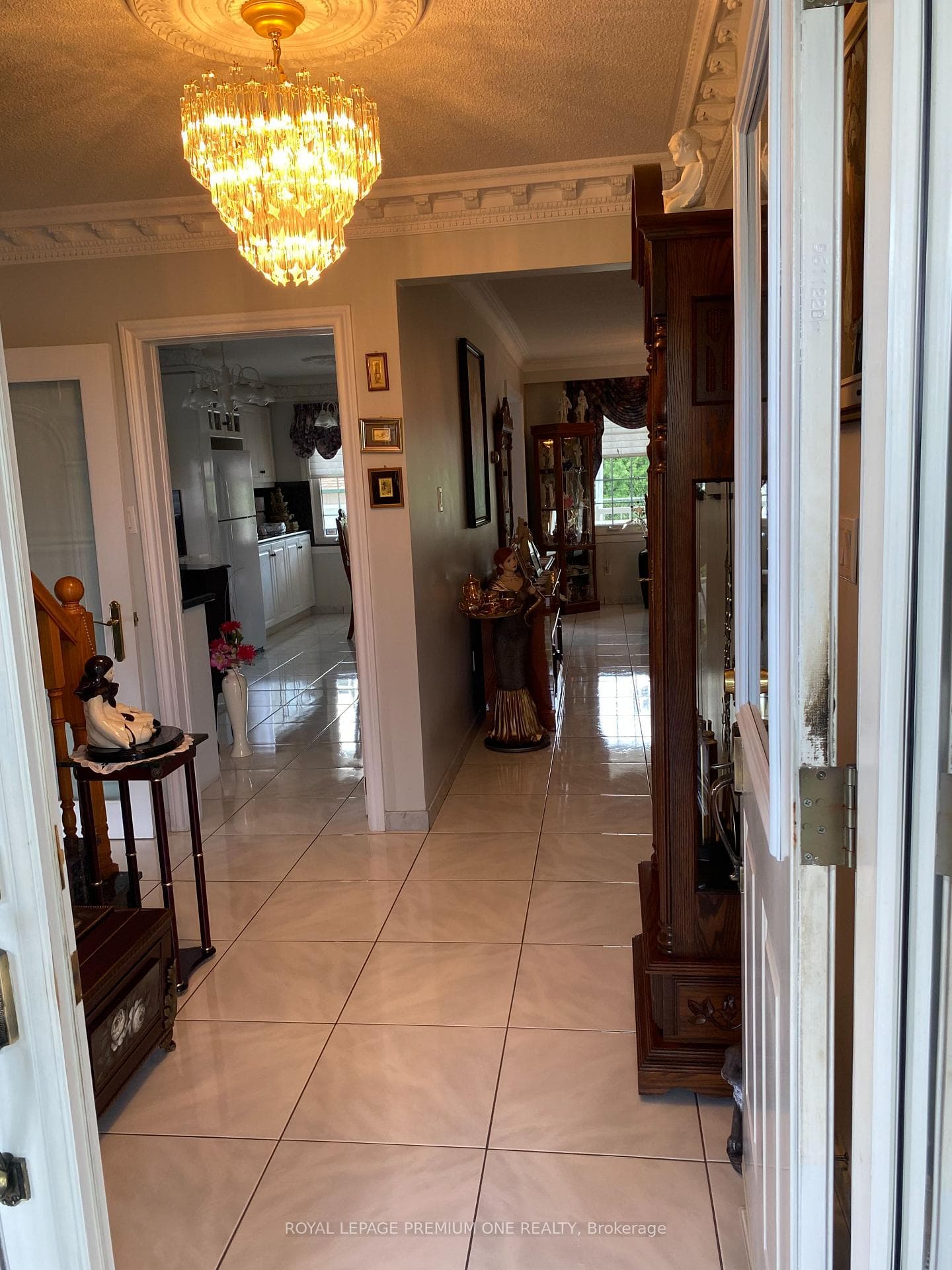 85 Giltspur Drive photo 6