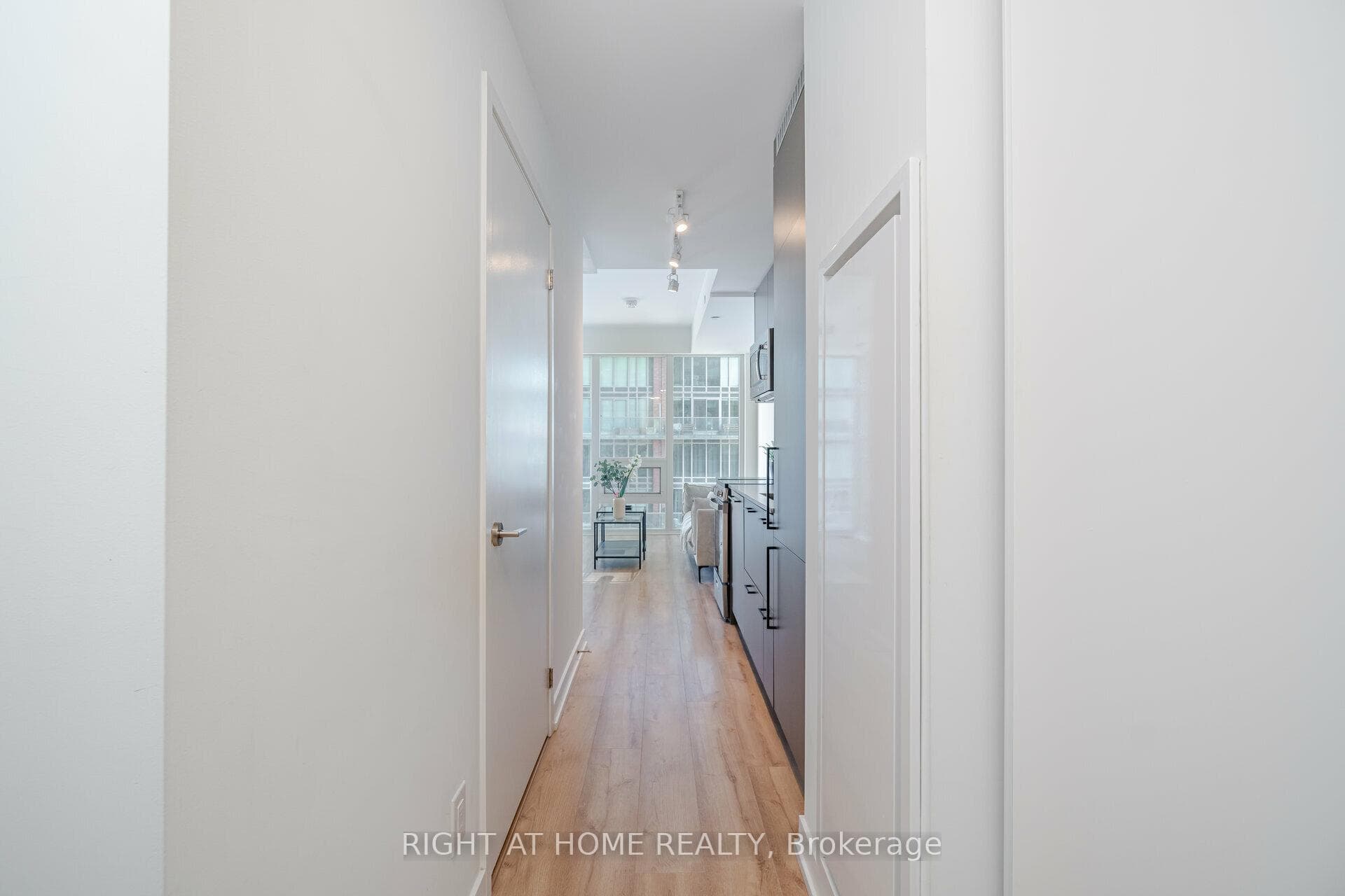 135 East Liberty Street Unit 1309 photo 5
