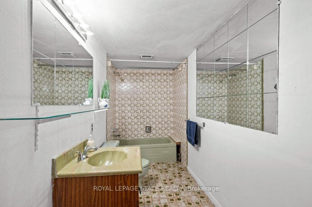 109 West 31st Street photo 32