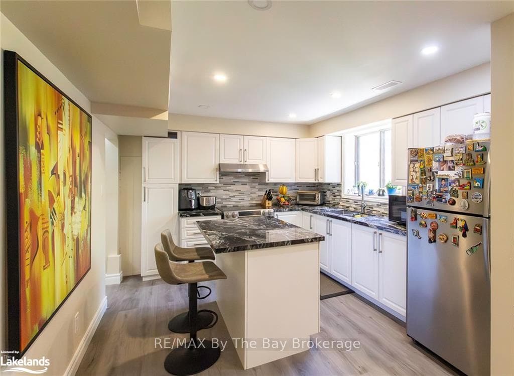 15 FOREST Avenue Unit B photo 7