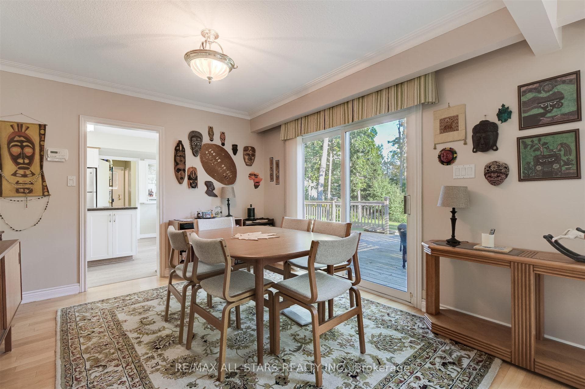 Dining Room w/ Walk-Out