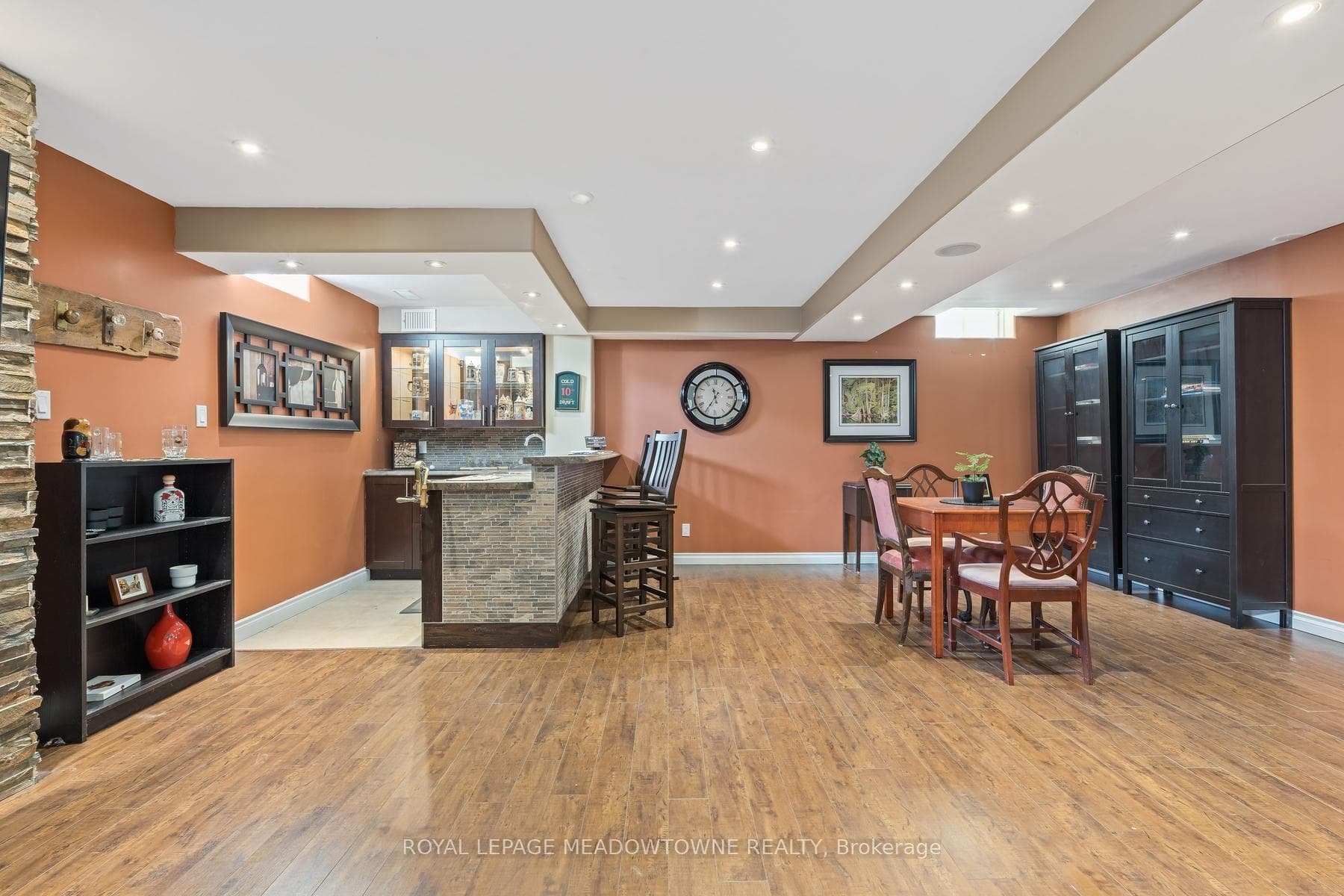 22 Berton Boulevard photo 25