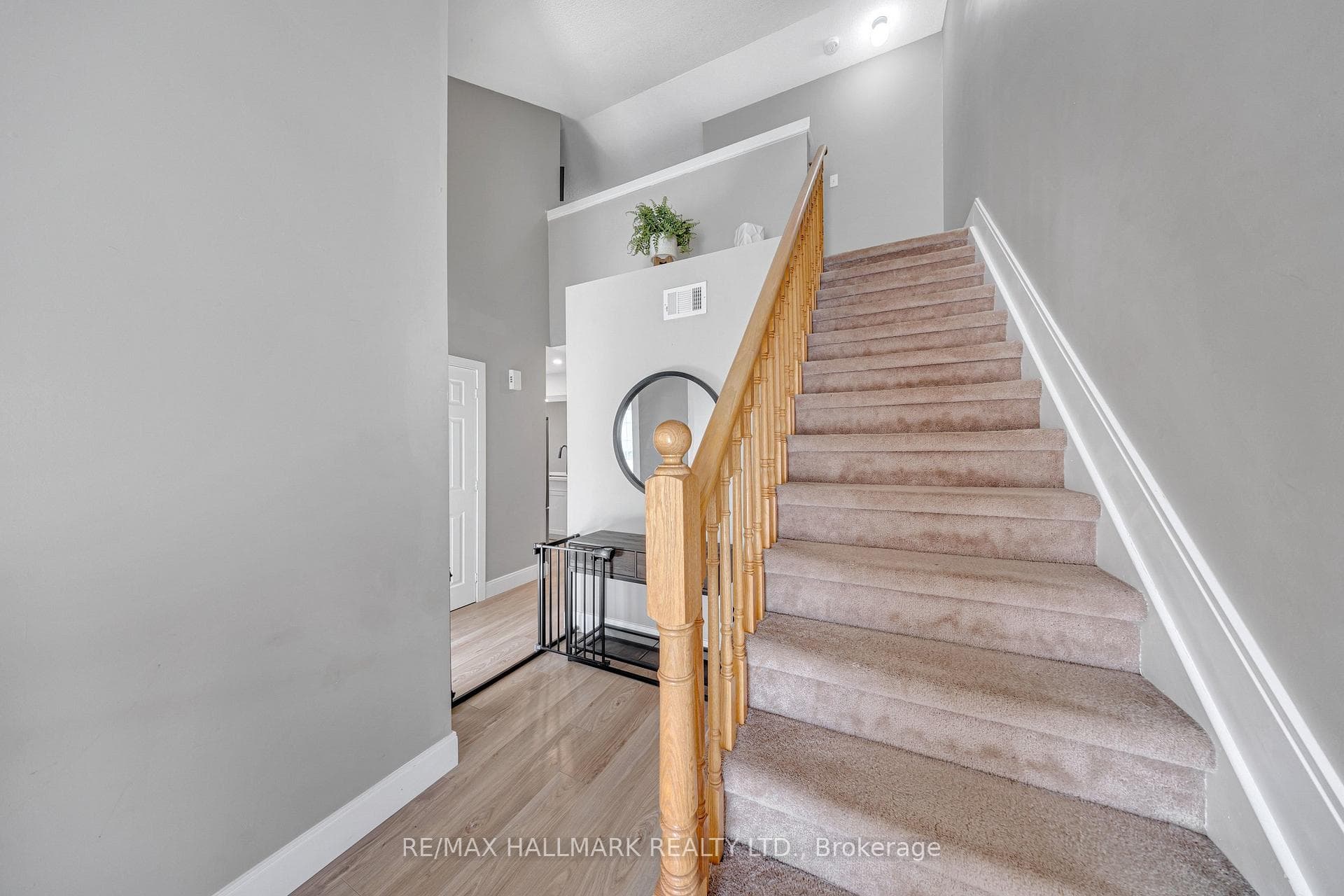 106 Petra Way Unit 3 photo 2