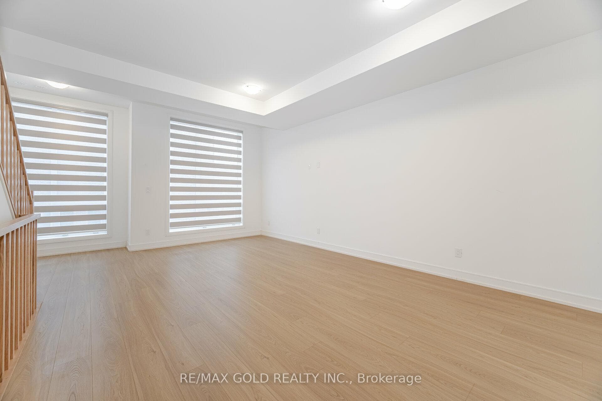 49 Desiree Place Unit 33 photo 4