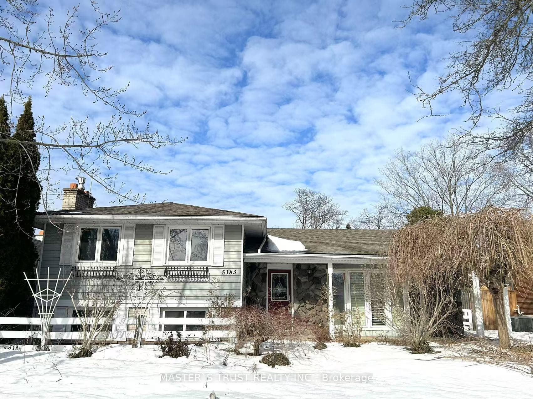 5183 Cherryhill Crescent photo 1