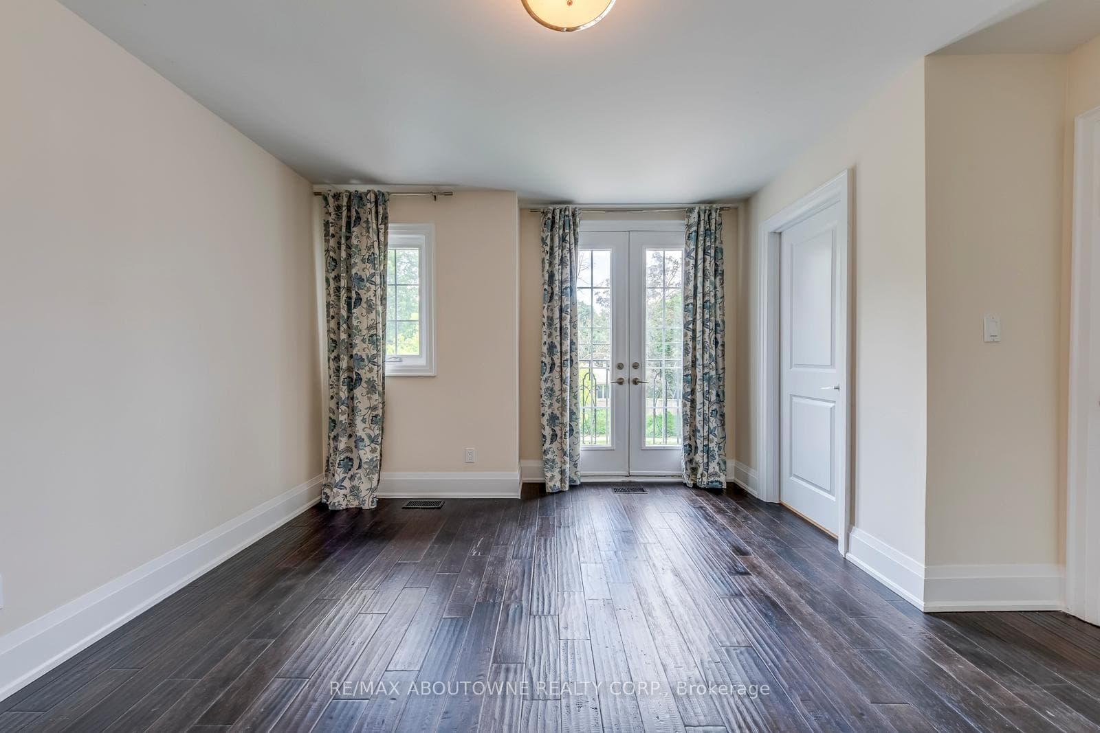 319 Holmes Avenue photo 28