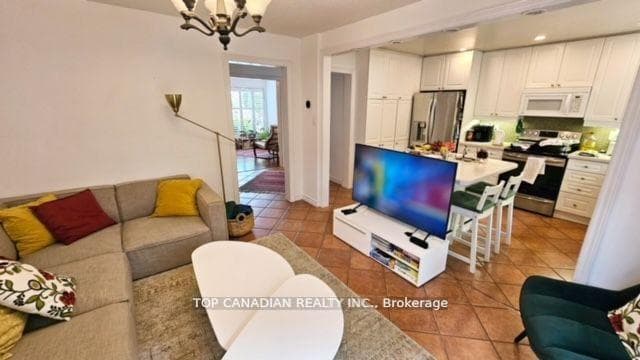 36 Calora Court photo 3