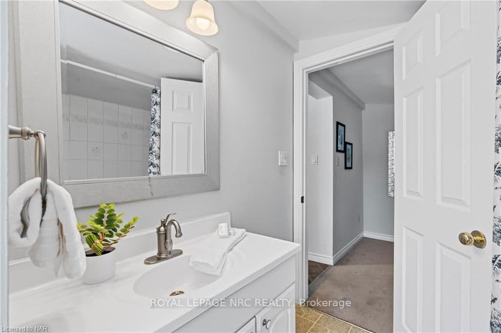 4244 HIXON ST Street photo 12