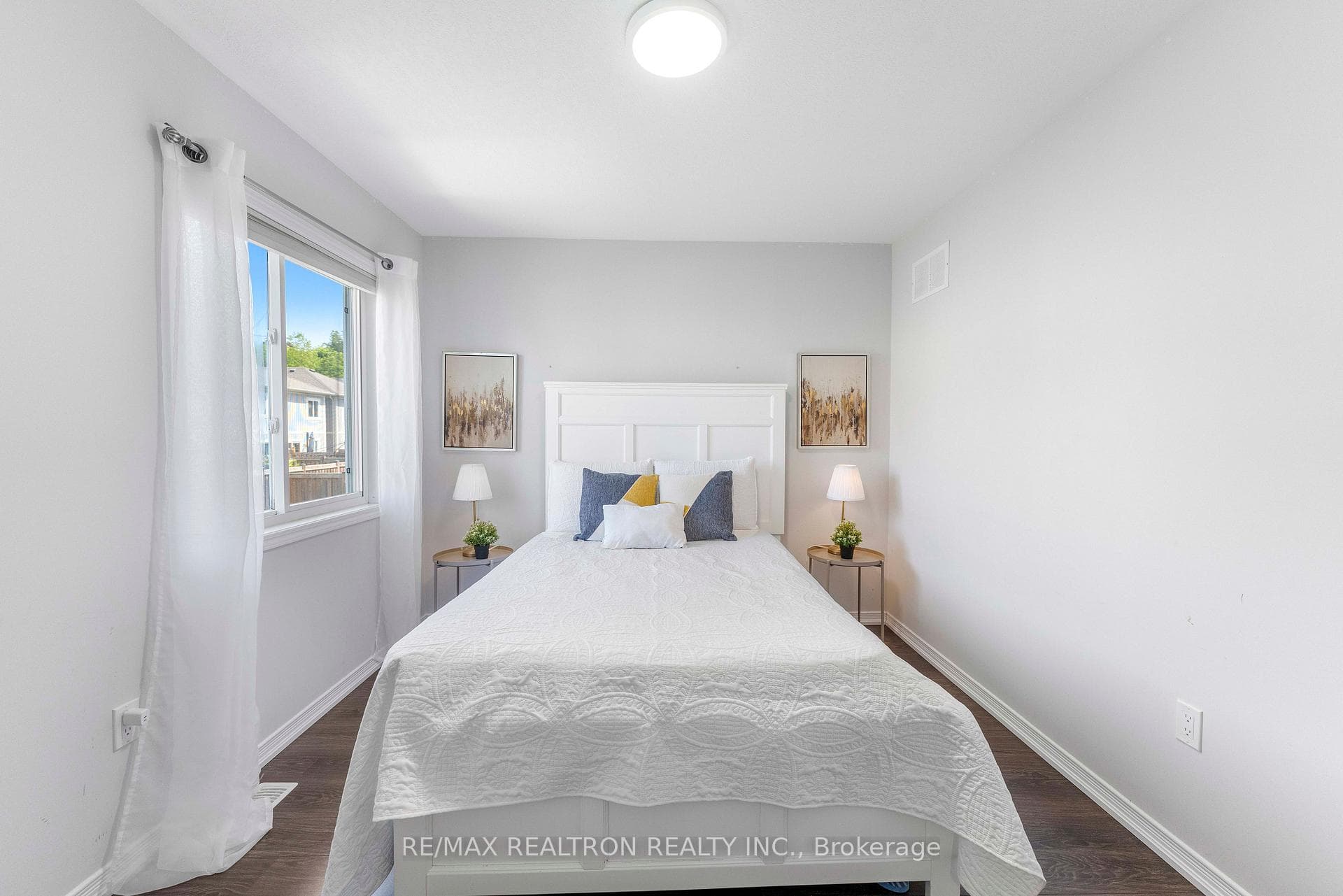 25 ROBINSON Street photo 24