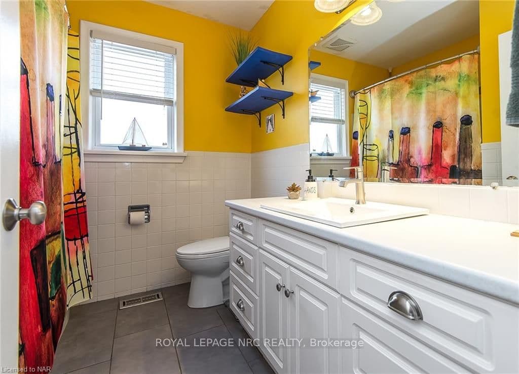 Main 4 piece bath