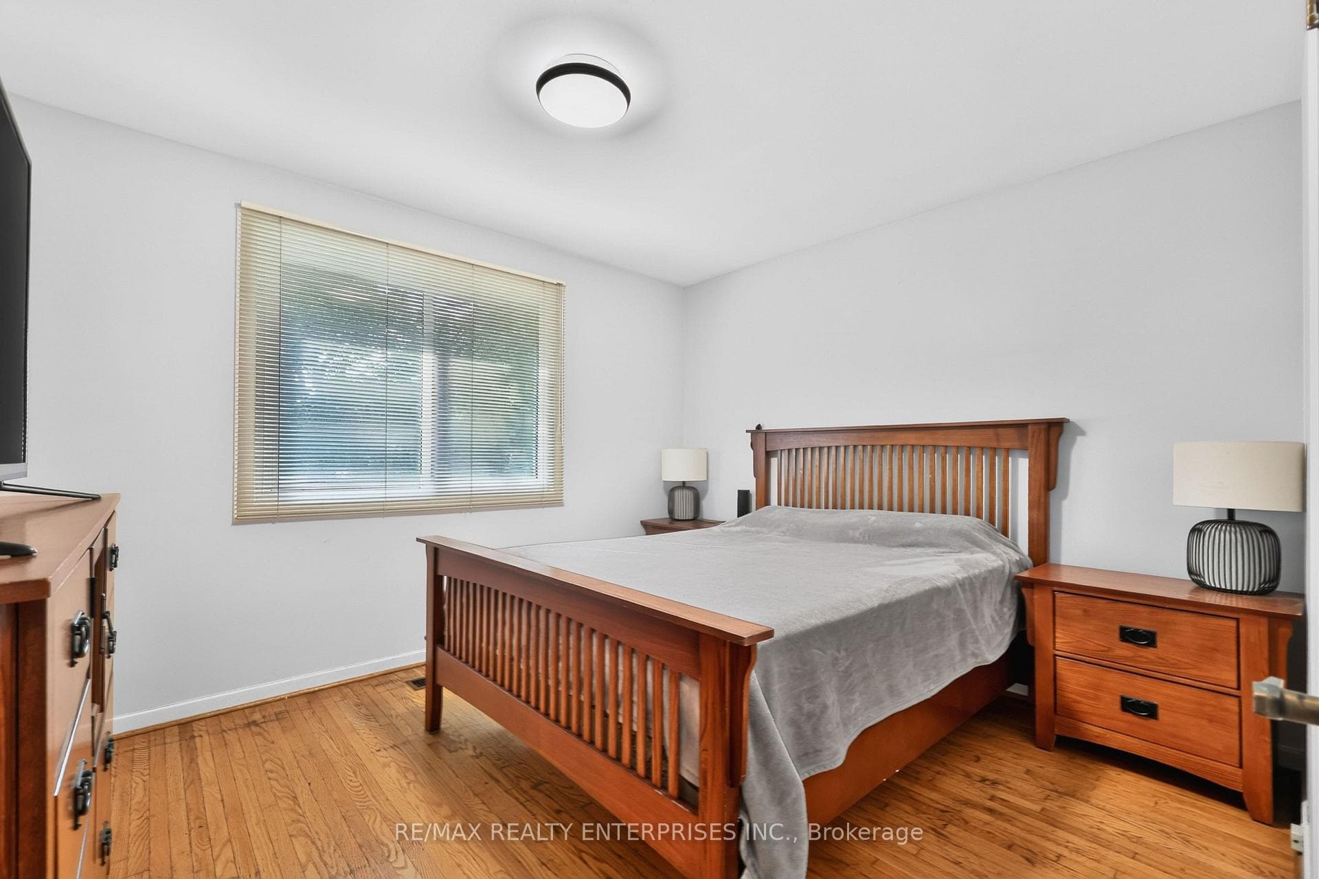 975 Cresthampton Lane photo 20