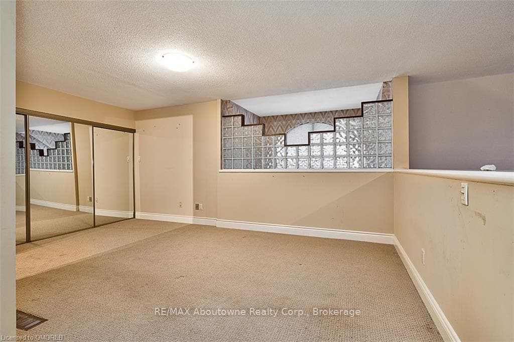 100 BRONTE Road Unit 407 photo 19