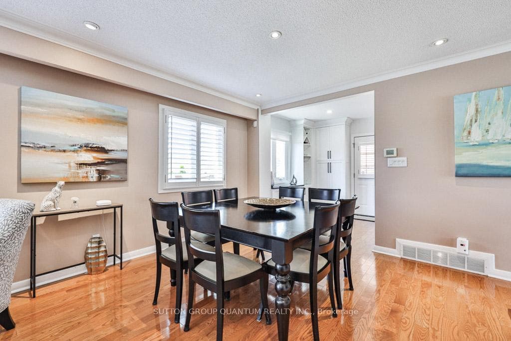 57 Decarie Circle photo 12