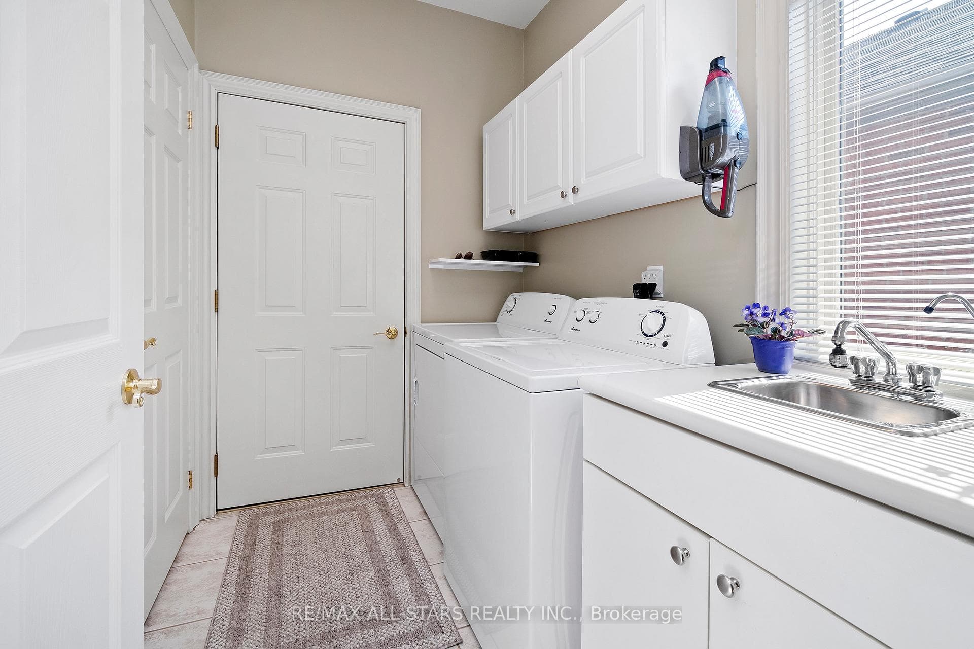 Laundry and Garage Access