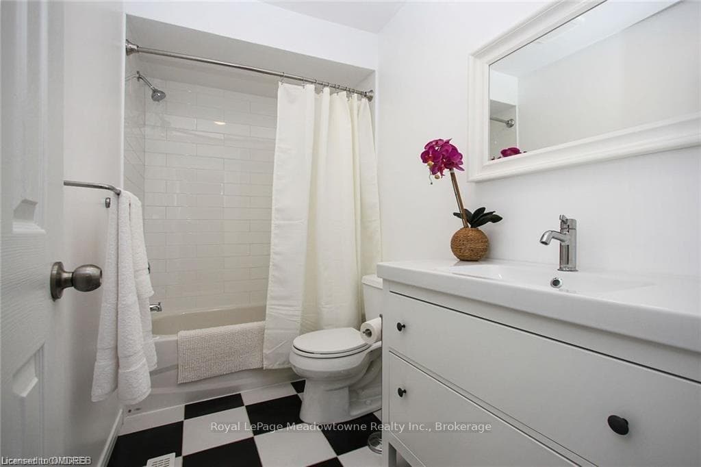2131 WHITE DOVE Circle photo 4