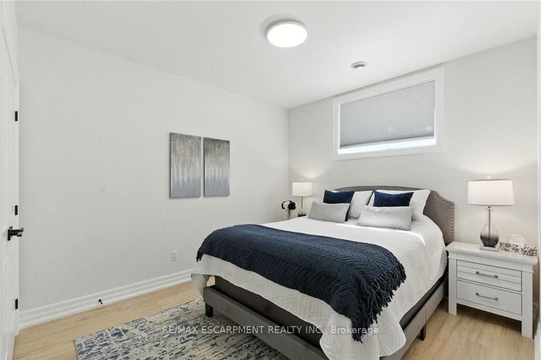 270 Charles Street photo 34