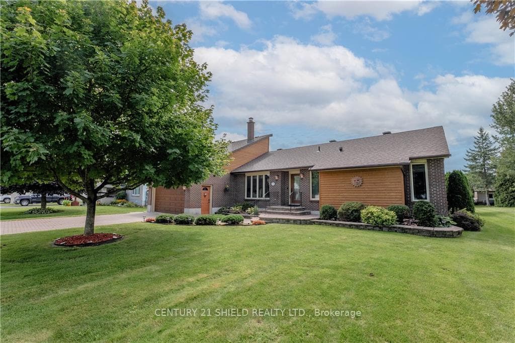 22 FAIRHOLME Drive photo 4