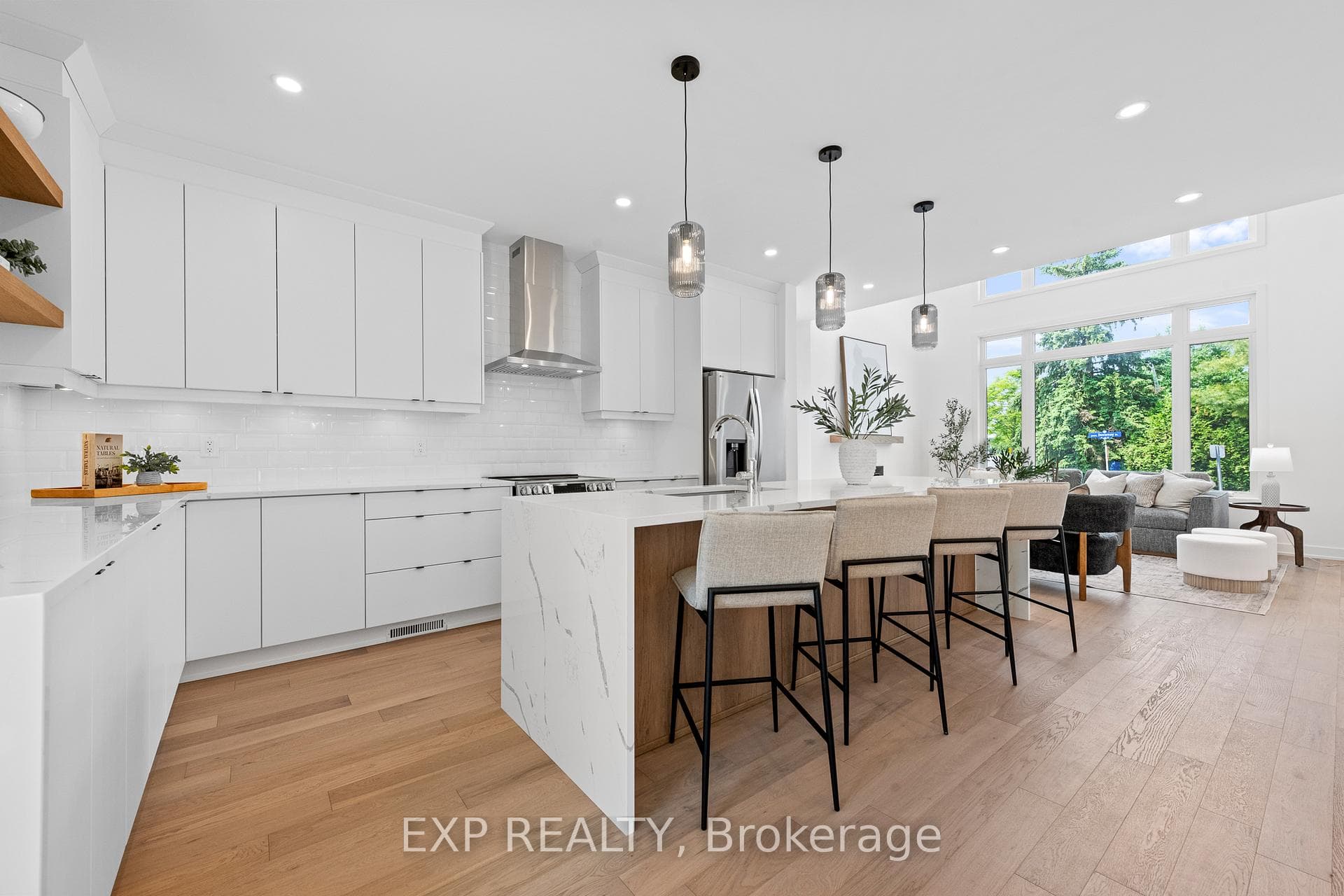 495 Duvernay Drive photo 8
