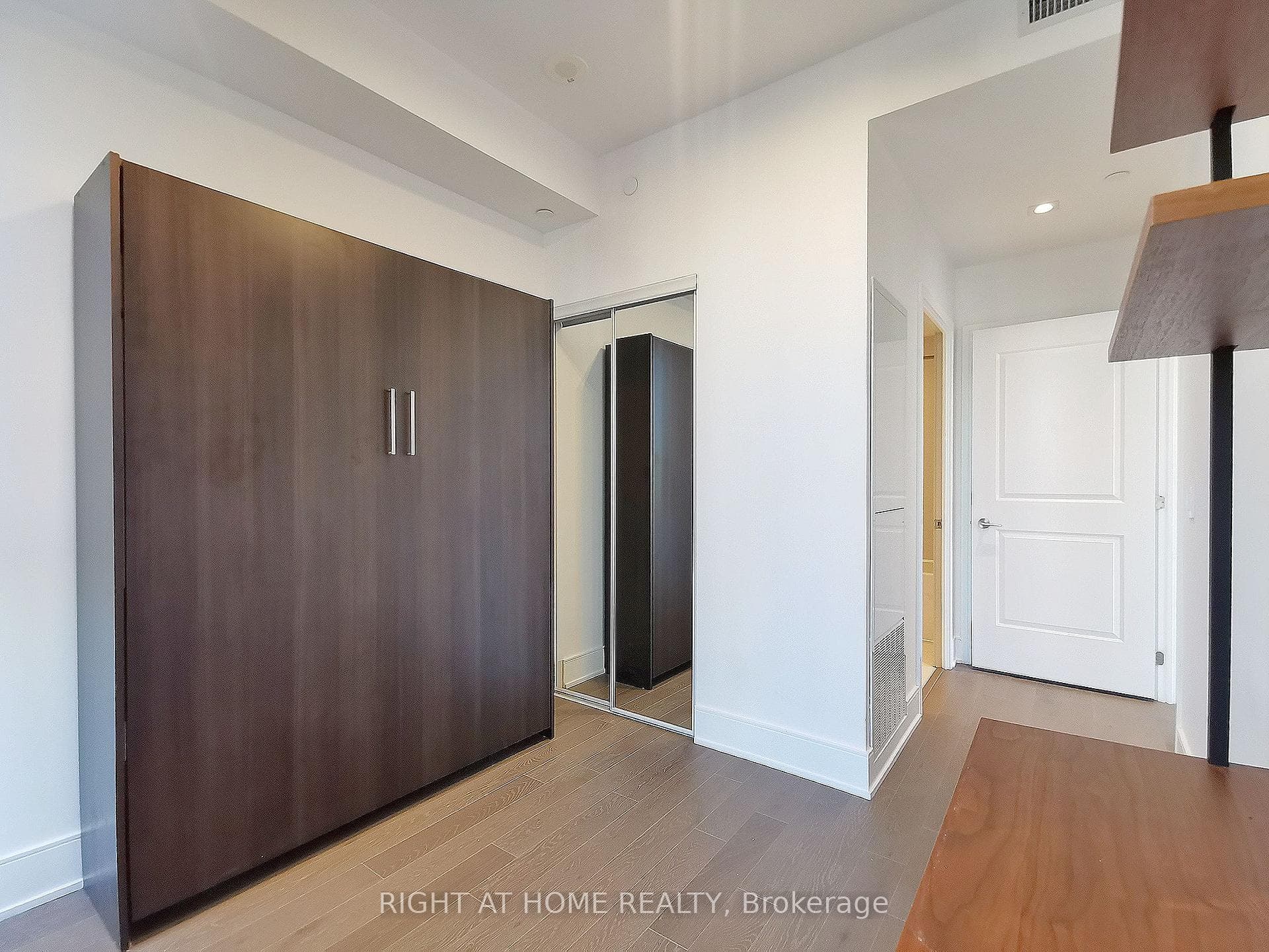 Murphy Bed Can Be Removed For Tenant