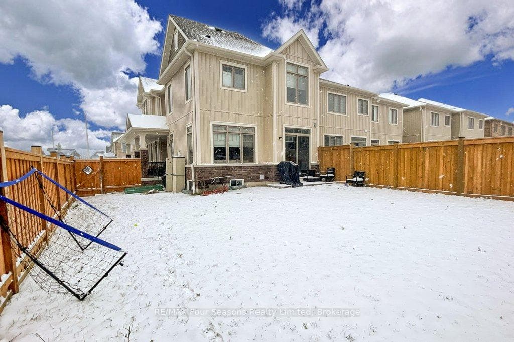 35 Kirby Avenue photo 3