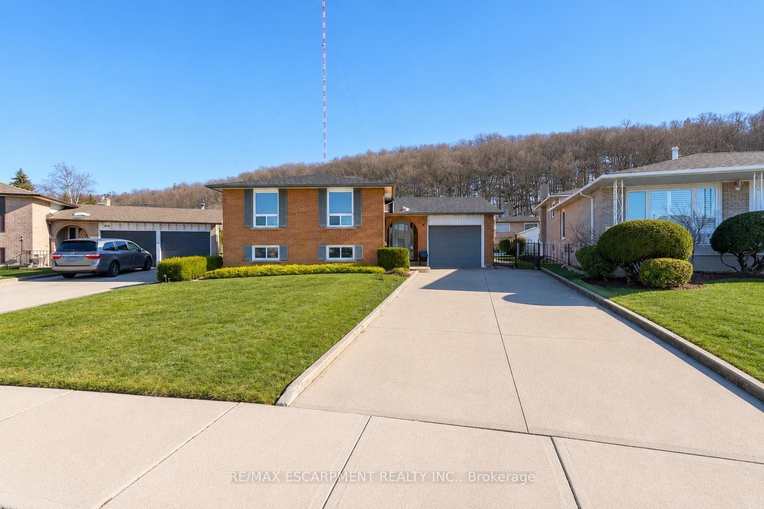 134 Marcella Crescent Unit B photo 1