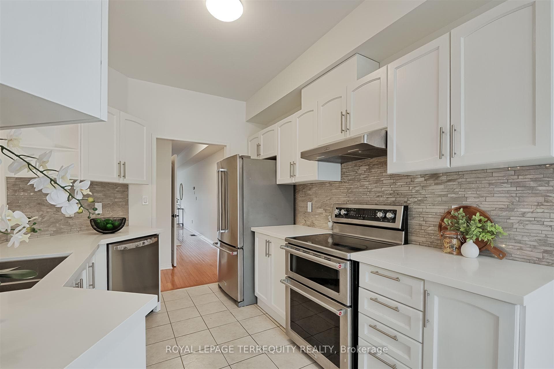 176 Manitoba Street Unit 7 photo 12