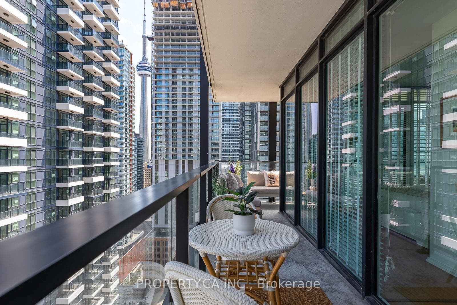 125 Peter Street Unit 2309 photo 11