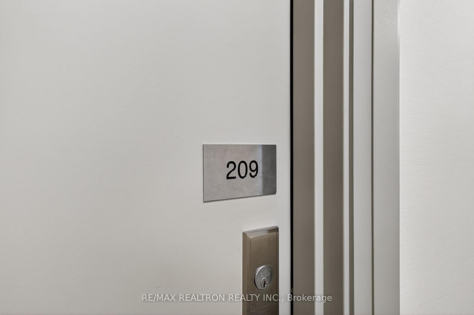 275 Yorkland Road Unit 209 photo 4