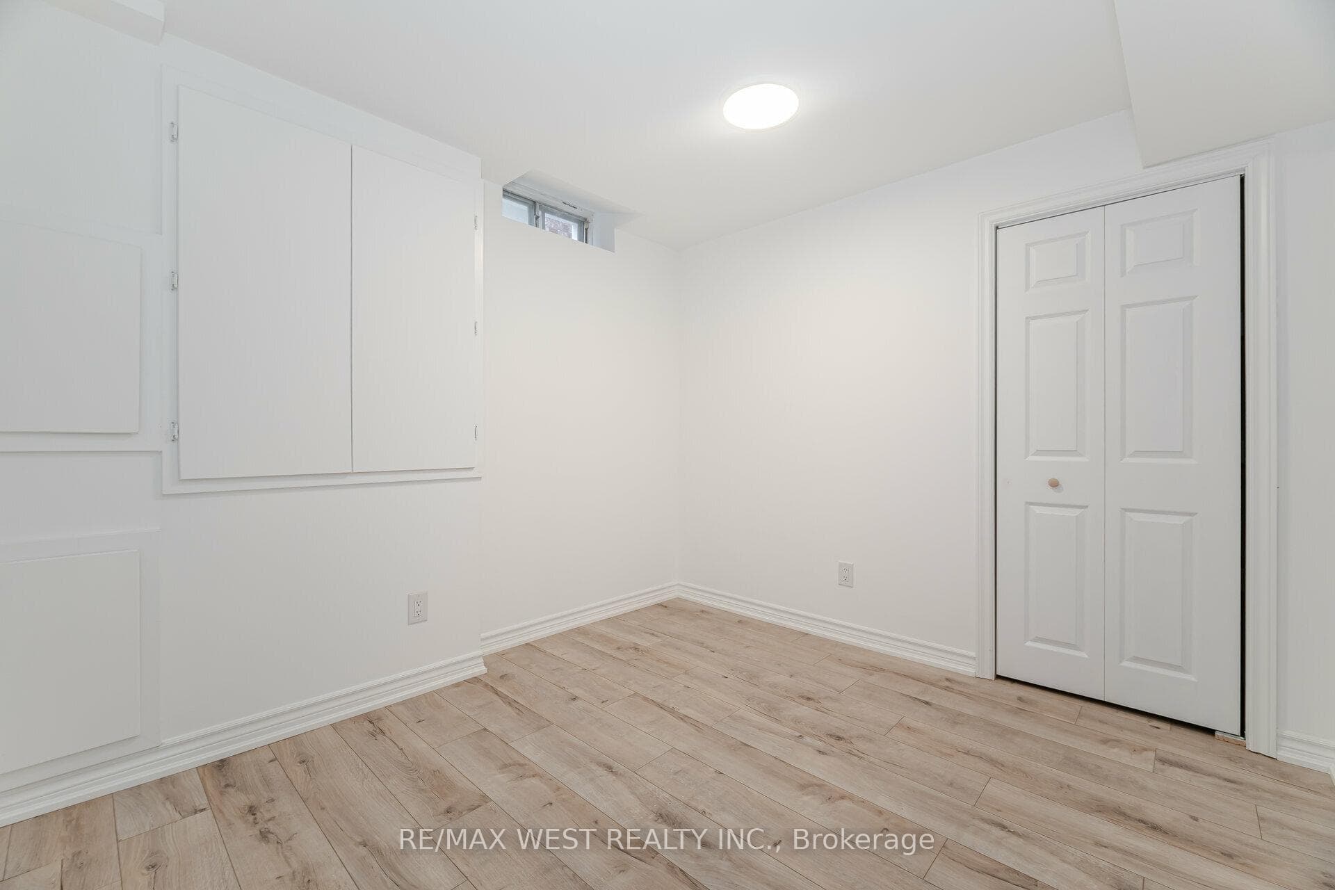 5456 Whitehorn Avenue Unit Bsmt photo 20