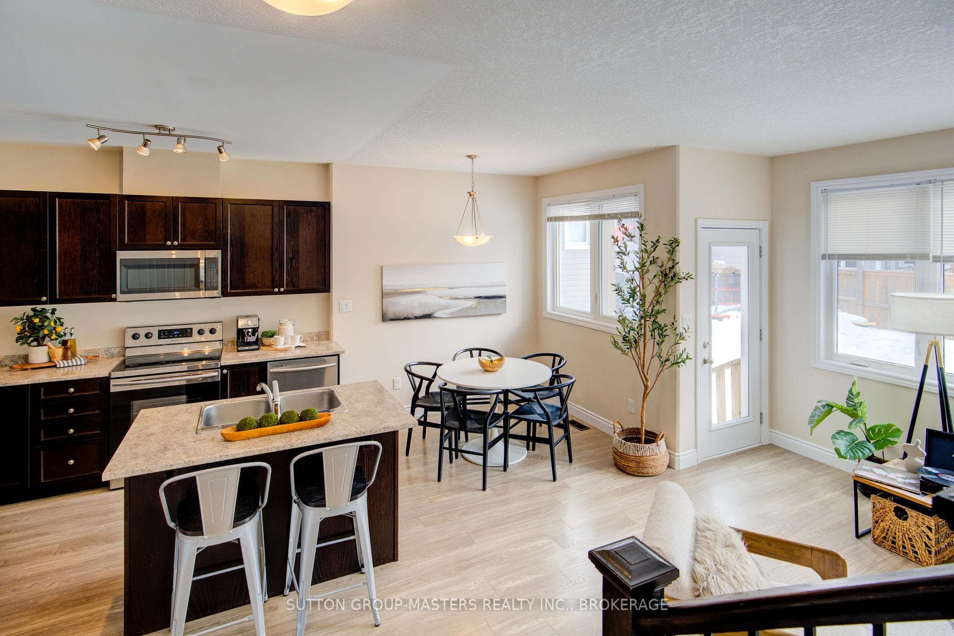528 Beth Crescent photo 14