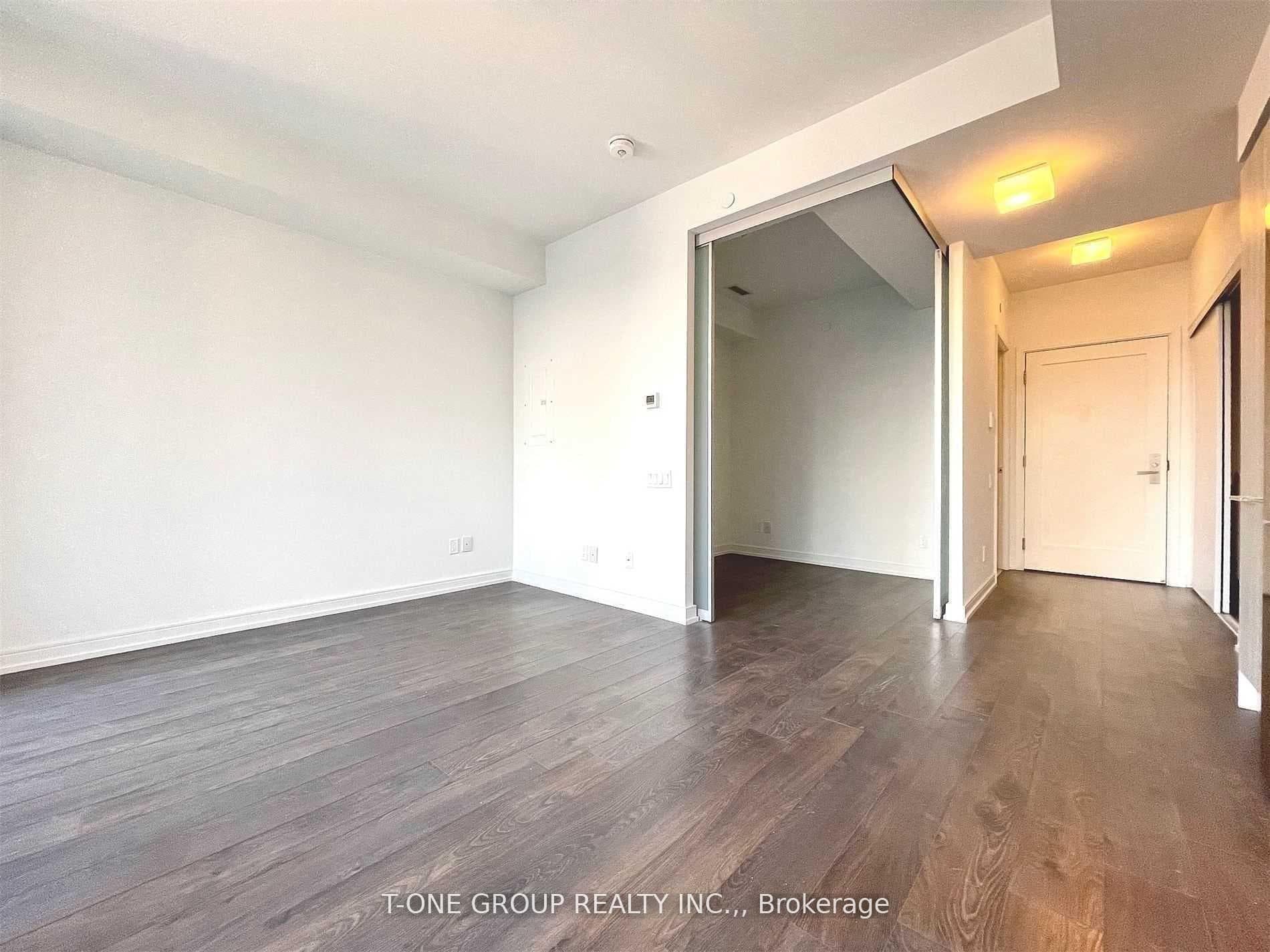 28 Wellesley Street Unit 708 photo 4