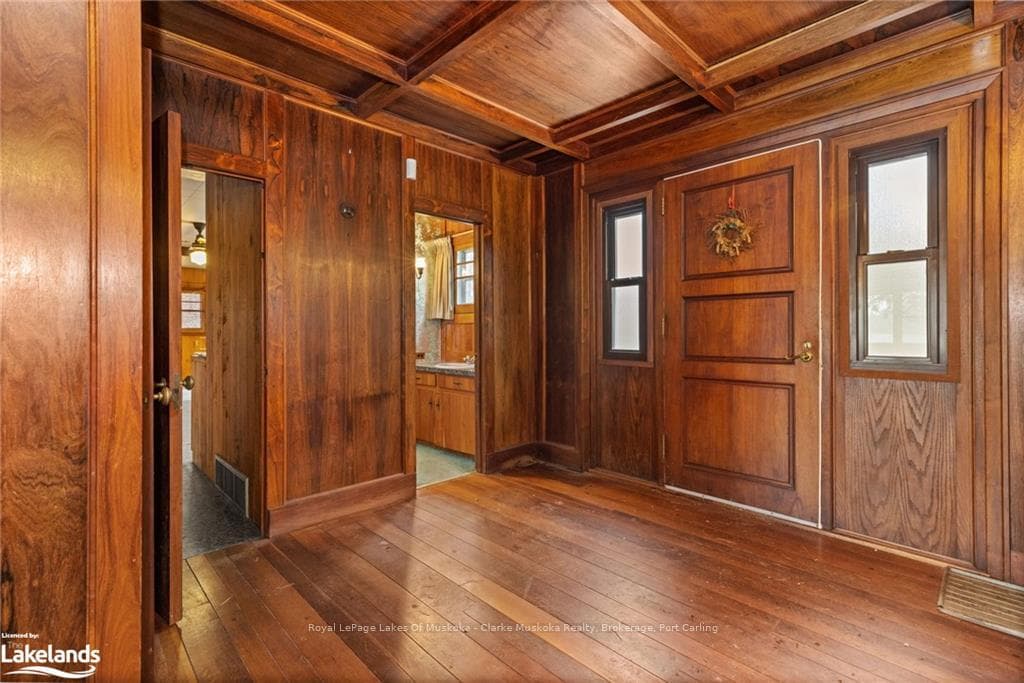 1097 ARMSTRONG POINT Road photo 6